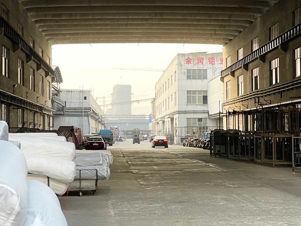 余潤(rùn)鋁業(yè)廠房